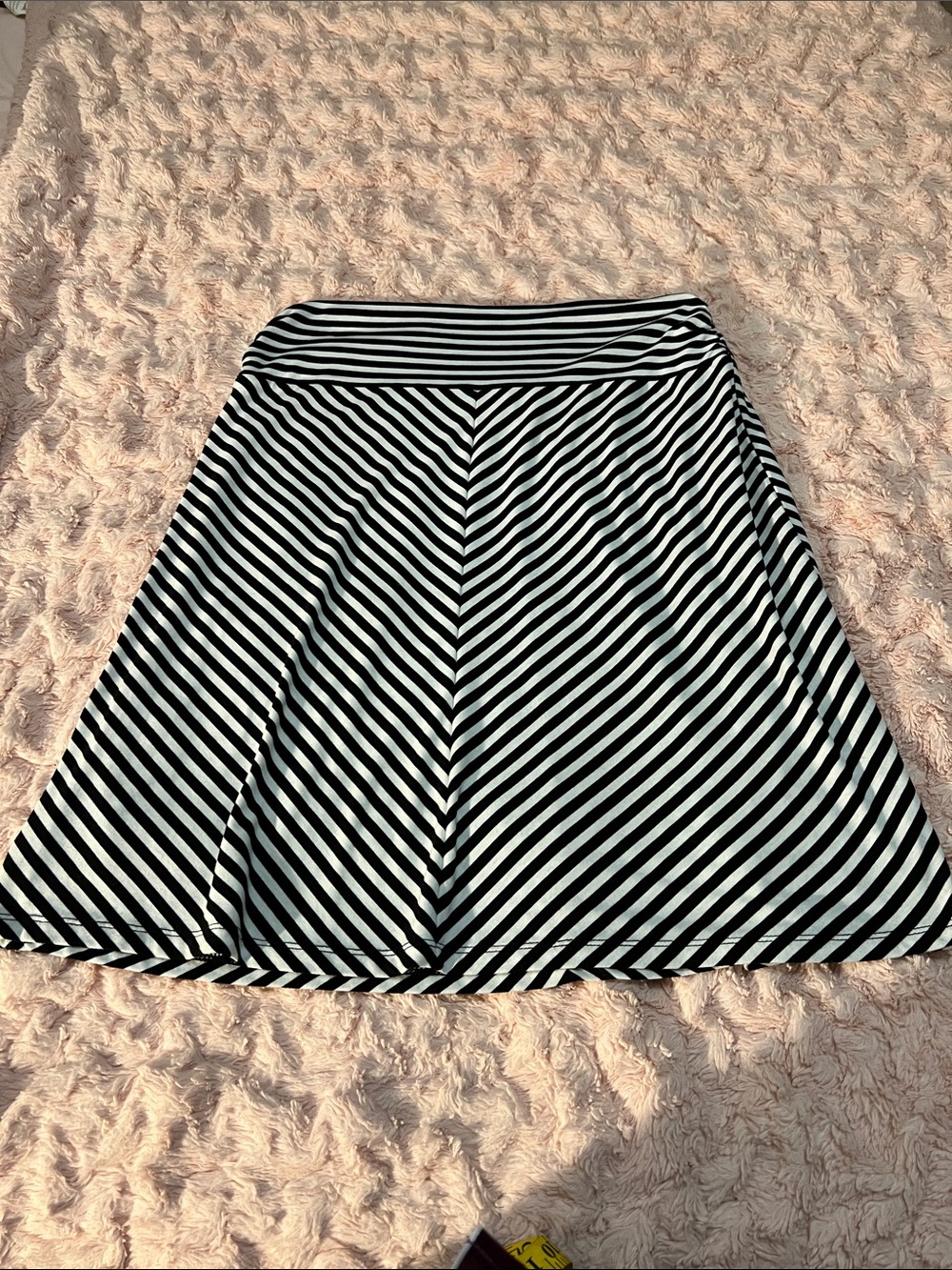 Women’s Faded Glory Black and White Striped A-Line Skirt